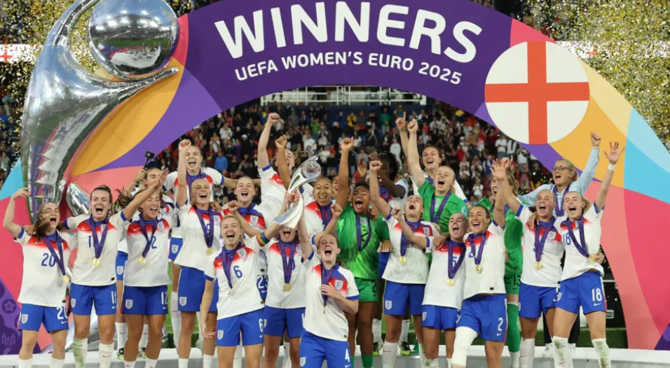 Womens England squad celebrating after their Euro 2025 final win