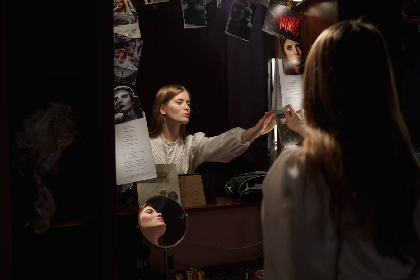 Young female actor preparing for stage performance — therapy for stage fright